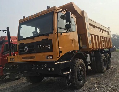 庫(kù)存徐工礦山車(chē)多方位圖片 庫(kù)存徐工礦山車(chē)多方位圖片