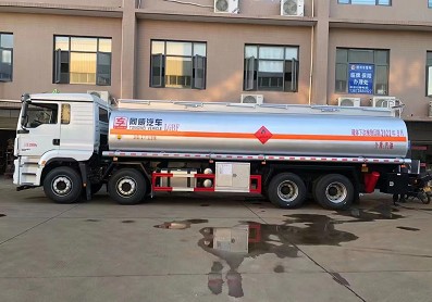 國(guó)六陜汽德龍M3000S前四后八油罐車 國(guó)六陜汽德龍M3000S前四后八油罐車