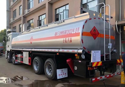 國(guó)六陜汽德龍M3000S前四后八油罐車 國(guó)六陜汽德龍M3000S前四后八油罐車