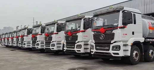 國(guó)六陜汽德龍M3000S前四后八油罐車批量發(fā)車圖片 國(guó)六陜汽德龍M3000S前四后八油罐車批量發(fā)車圖片