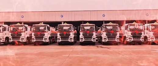 國(guó)六陜汽德龍M3000S前四后八油罐車批量發(fā)車圖片 國(guó)六陜汽德龍M3000S前四后八油罐車批量發(fā)車圖片