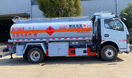 國(guó)六東風(fēng)8噸油罐車 國(guó)六東風(fēng)8噸油罐車