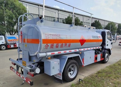 國(guó)六東風(fēng)8噸油罐車 國(guó)六東風(fēng)8噸油罐車