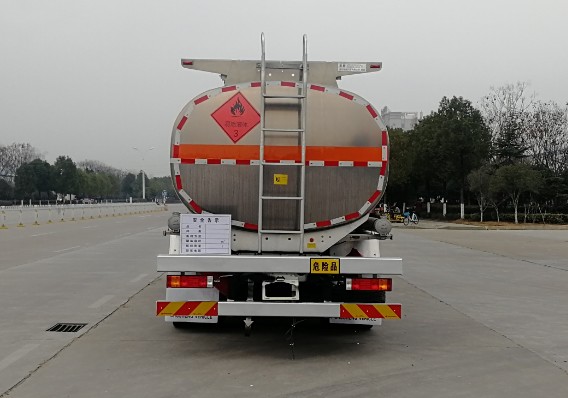 陜汽軒德21方鋁合金運(yùn)油車(chē)_楚勝牌CSC5262GYYLS6A型鋁合金運(yùn)油車(chē) 陜汽軒德21方鋁合金運(yùn)油車(chē)_楚勝牌CSC5262GYYLS6A型鋁合金運(yùn)油車(chē)