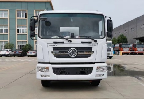 東風(fēng)多利卡D9單橋13.2方易燃液體罐式運輸車_潤知星牌SCS5180GRYEQ6型易燃液體罐式運輸車 東風(fēng)多利卡D9單橋13.2方易燃液體罐式運輸車_潤知星牌SCS5180GRYEQ6型易燃液體罐式運輸車
